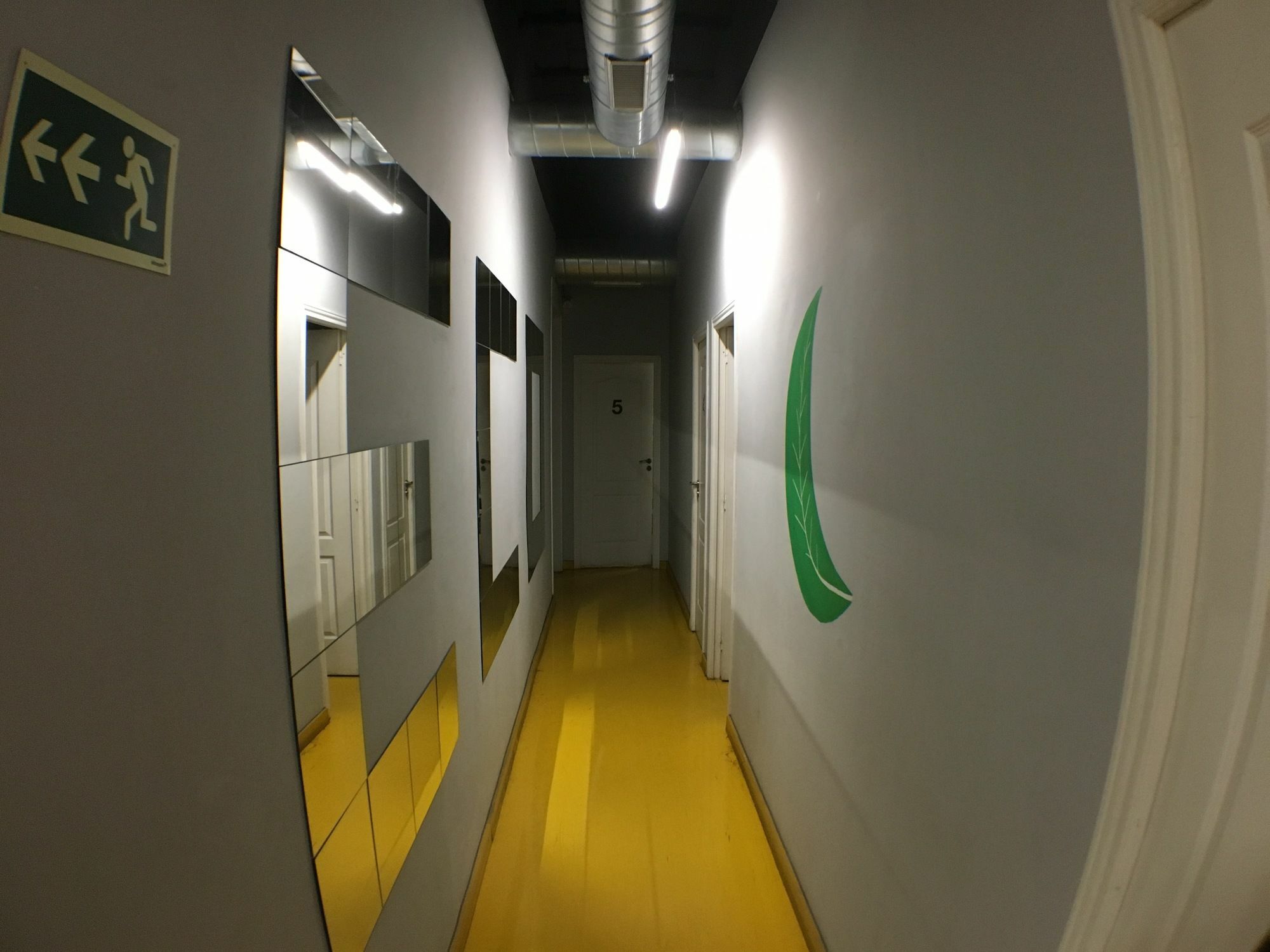Auberge de jeunesse Sleep - Certified Eco Youth